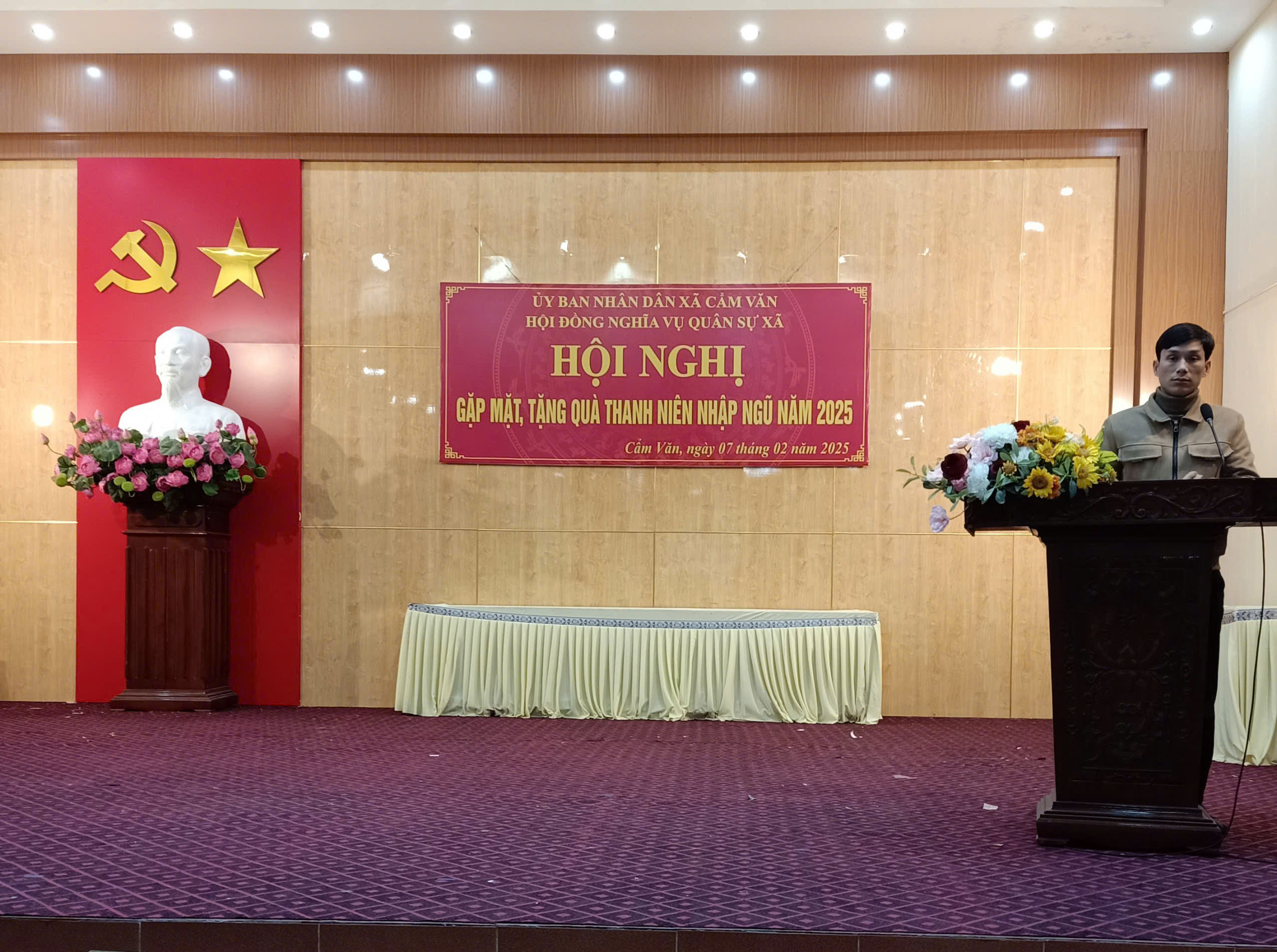Hội đồng NVQS xã Cẩm Văn tổ chức gặp mặt tân binh nhập ngũ năm 2025